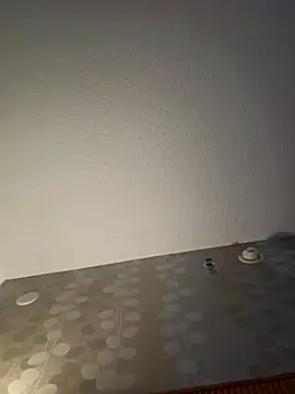 Iceman198244 online show from November 2025 05:12:01 PM