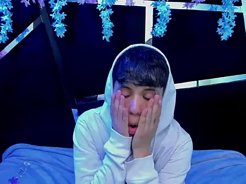 Bruno Cruzz online show from September 2025 03:18:02 AM