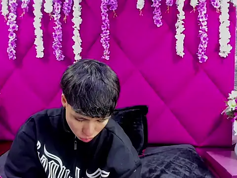 Bruno Cruzz online show from September 2025 02:26:02 AM