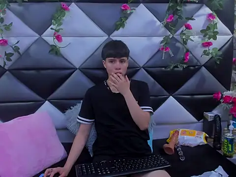 Bruno Cruzz online show from November 2025 03:05:02 AM