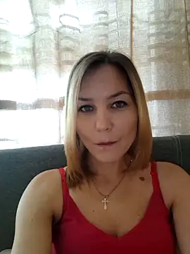 Snapshot of VeroLoverx chatting on September 2025 08:47:02 AM VeroLoverx online show from September 2025 08:47:02 AM