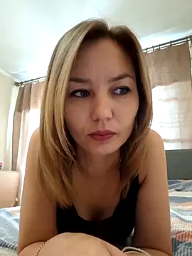 Snapshot of VeroLoverx chatting on September 2025 08:30:02 AM VeroLoverx online show from September 2025 08:30:02 AM