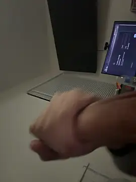 Snapshot of lionr0660 chatting on November 2025 11:16:02 PM lionr0660 online show from November 2025 11:16:02 PM