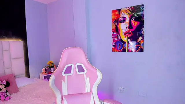 Snapshot of SammyRose_ chatting on October 2025 07:03:02 PM SammyRose online show from October 2025 07:03:02 PM