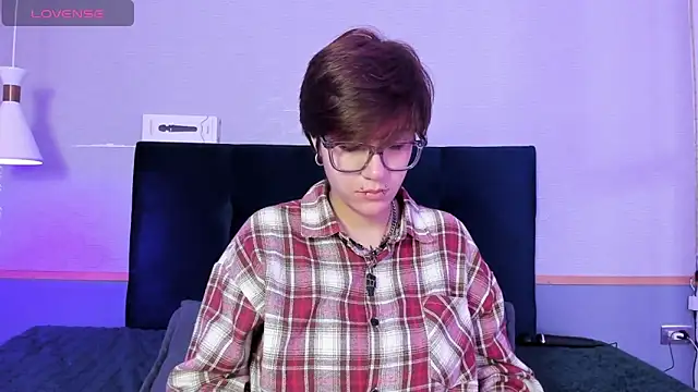 Tsuki Maru online show from March 2026 09:00:01 PM