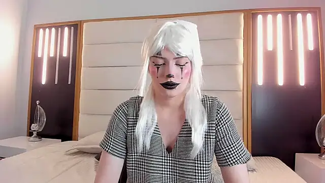 Snapshot of RebecaSnow chatting on October 2025 08:53:02 PM RebecaSnow online show from October 2025 08:53:02 PM