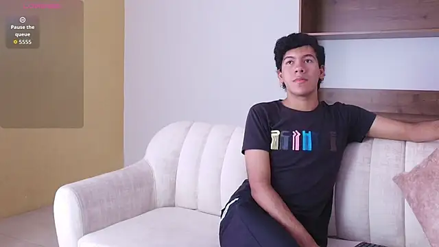 Snapshot of E_R_O_S_ chatting on September 2025 08:53:02 PM E R O S online show from September 2025 08:53:02 PM