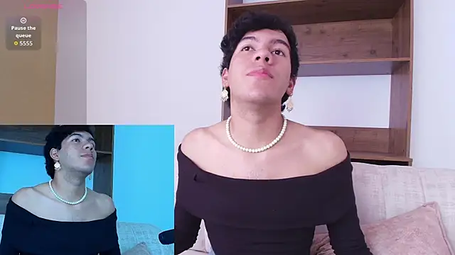 Snapshot of E_R_O_S_ chatting on September 2025 01:22:01 PM E R O S online show from September 2025 01:22:01 PM