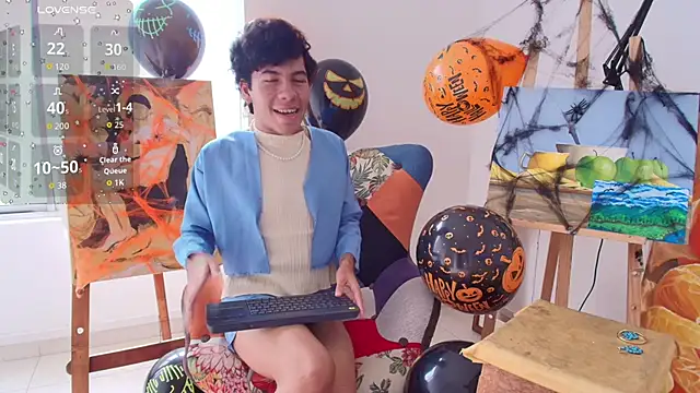 Snapshot of E_R_O_S_ chatting on October 2025 08:18:01 PM E R O S online show from October 2025 08:18:01 PM