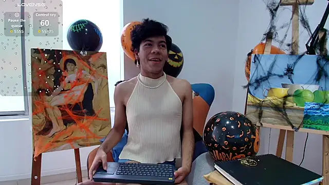 Snapshot of E_R_O_S_ chatting on October 2025 07:43:01 PM E R O S online show from October 2025 07:43:01 PM