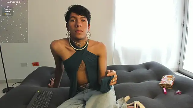 Snapshot of E_R_O_S_ chatting on November 2025 07:57:01 PM E R O S online show from November 2025 07:57:01 PM