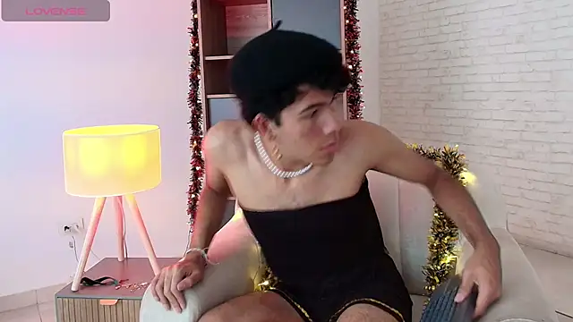 Snapshot of E_R_O_S_ chatting on December 2025 08:06:02 PM E R O S online show from December 2025 08:06:02 PM