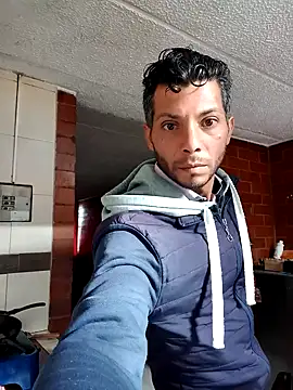 Snapshot of AlphaAlterX chatting on November 2025 12:38:01 PM AlphaAlterX online show from November 2025 12:38:01 PM