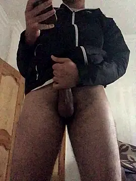 Snapshot of FlungBergenia chatting on January 2026 01:13:01 PM FlungBergenia online show from January 2026 01:13:01 PM