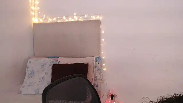 Snapshot of adelen_smith chatting on September 2025 04:34:02 PM adelen smith online show from September 2025 04:34:02 PM