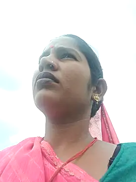 Snapshot of Hot_Seema83 chatting on October 2025 06:33:01 AM Hot Seema83 online show from October 2025 06:33:01 AM