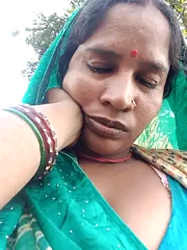 Snapshot of Hot_Seema83 chatting on November 2025 08:59:01 AM Hot Seema83 online show from November 2025 08:59:01 AM