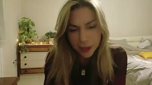 Snapshot of wonderalice31 chatting on November 2025 08:19:01 PM wonderalice31 online show from November 2025 08:19:01 PM