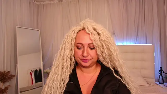 Snapshot of Lilit_1Love chatting on October 2025 04:25:02 PM Lilit 1Love online show from October 2025 04:25:02 PM