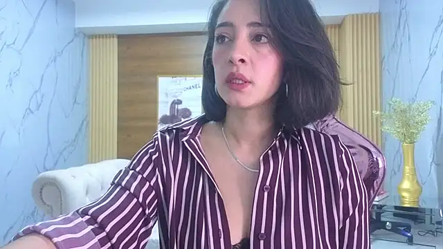 sara lopez s online show from May 2026 02:12:01 PM