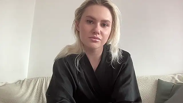 Snapshot of ElaraLuxxxe chatting on October 2025 10:35:02 AM ElaraLuxxxe online show from October 2025 10:35:02 AM