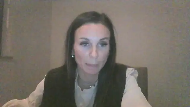 Justnani001 online show from April 2026 09:01:01 PM