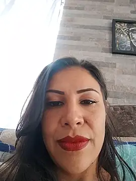 Snapshot of KittyHoleshot87 chatting on April 2026 04:12:02 PM KittyHoleshot87 online show from April 2026 04:12:02 PM