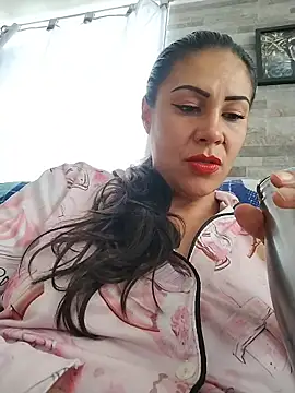 Snapshot of KittyHoleshot87 chatting on May 2026 05:10:01 PM KittyHoleshot87 online show from May 2026 05:10:01 PM