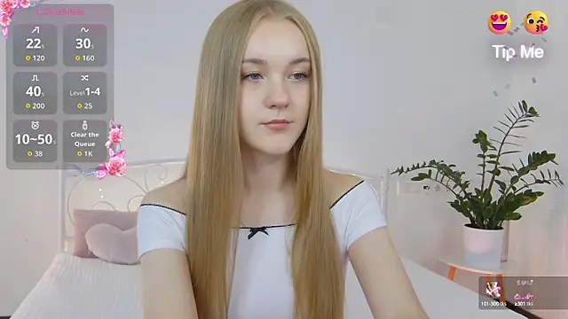 KumiKruz online show from October 2025 01:29:02 PM