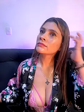 Skarlett 12  online show from December 2025 10:57:02 AM