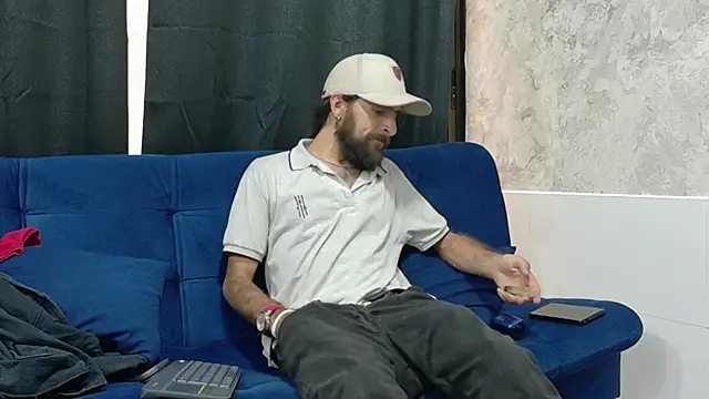 Snapshot of hairy_mannn chatting on September 2025 08:32:02 PM hairy mannn online show from September 2025 08:32:02 PM