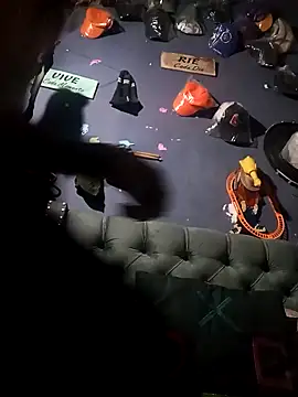 Snapshot of hairy_mannn chatting on November 2025 12:48:02 PM hairy mannn online show from November 2025 12:48:02 PM