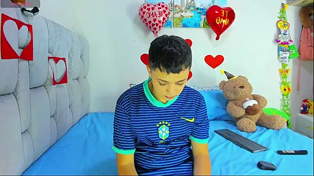 Snapshot of christopher_Hot chatting on February 2026 10:58:01 PM christopher Hot online show from February 2026 10:58:01 PM