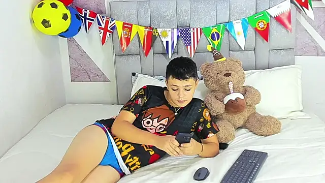 Snapshot of christopher_Hot chatting on June 2026 08:52:02 PM christopher Hot online show from June 2026 08:52:02 PM