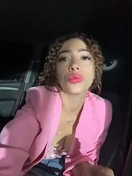 Snapshot of roxyrougee chatting on May 2026 10:10:01 AM roxyrougee online show from May 2026 10:10:01 AM