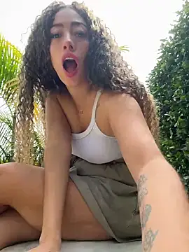 Snapshot of roxyrougee chatting on May 2026 02:44:01 PM roxyrougee online show from May 2026 02:44:01 PM