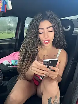 Snapshot of roxyrougee chatting on May 2026 11:17:01 AM roxyrougee online show from May 2026 11:17:01 AM