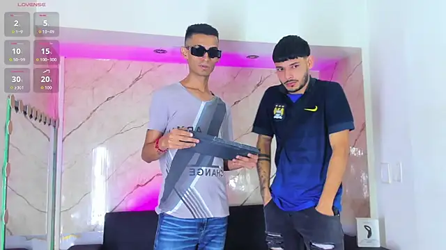 Golldens Dreamss online show from October 2025 08:17:02 PM