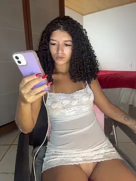 larajuli online show from May 2026 11:43:02 PM