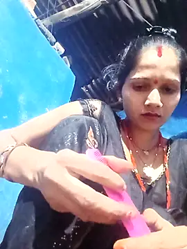 Jooli xx online show from September 2025 01:38:02 PM