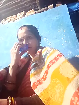 Jooli xx online show from October 2025 01:33:02 PM