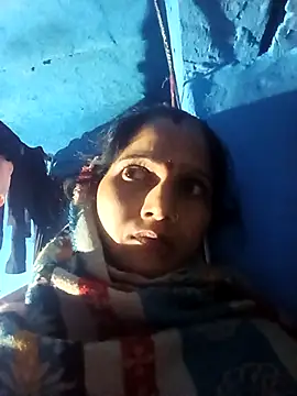 Jooli xx online show from November 2025 12:48:02 PM