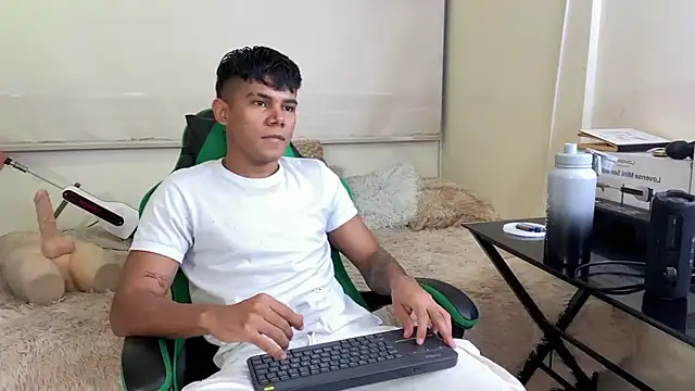 Snapshot of Jack_castell chatting on January 2026 11:36:01 PM Jack castell online show from January 2026 11:36:01 PM