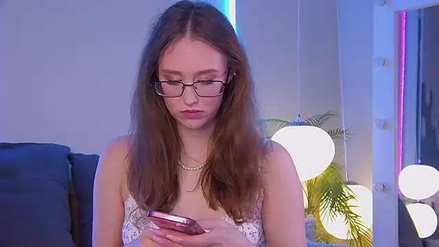 Snapshot of -VivienRay- chatting on April 2026 05:26:02 PM -VivienRay- online show from April 2026 05:26:02 PM