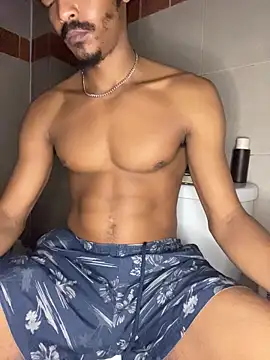 Snapshot of TRILLAHUNG chatting on November 2025 02:44:01 AM TRILLAHUNG online show from November 2025 02:44:01 AM