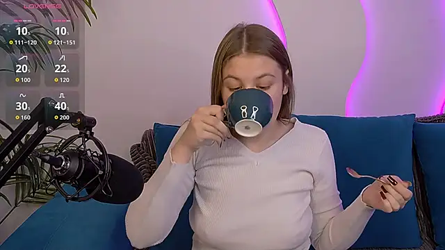 Snapshot of MelanieHenders chatting on September 2025 05:51:01 AM MelanieHenders online show from September 2025 05:51:01 AM