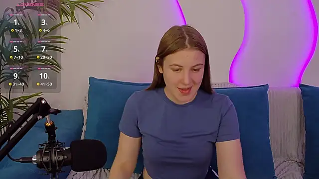 Snapshot of MelanieHenders chatting on September 2025 10:30:02 AM MelanieHenders online show from September 2025 10:30:02 AM