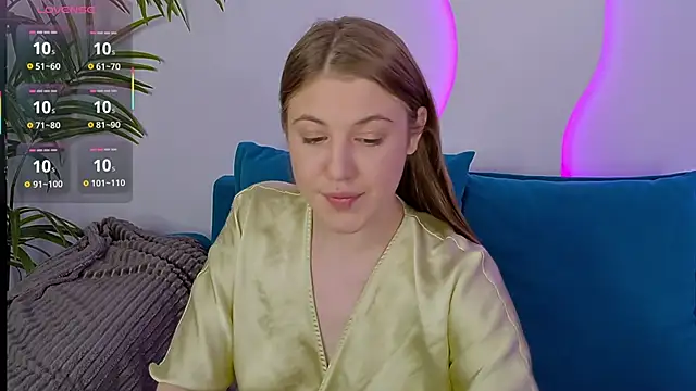 Snapshot of MelanieHenders chatting on October 2025 05:59:02 AM MelanieHenders online show from October 2025 05:59:02 AM