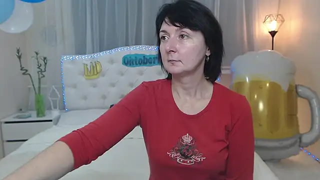 Snapshot of VivianGuchih chatting on September 2025 06:03:01 AM VivianGuchih online show from September 2025 06:03:01 AM