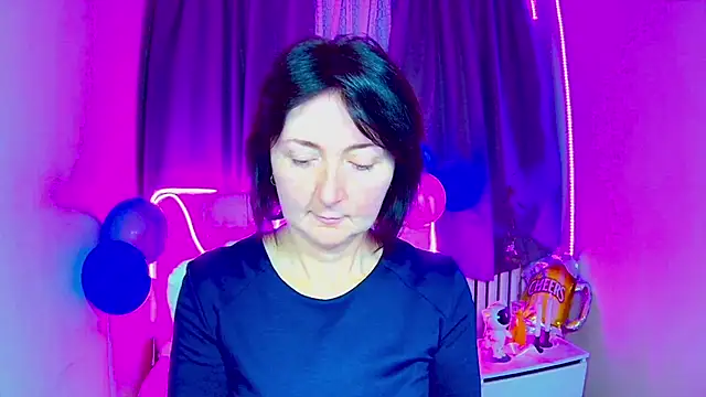 Snapshot of VivianGuchih chatting on September 2025 06:18:02 AM VivianGuchih online show from September 2025 06:18:02 AM